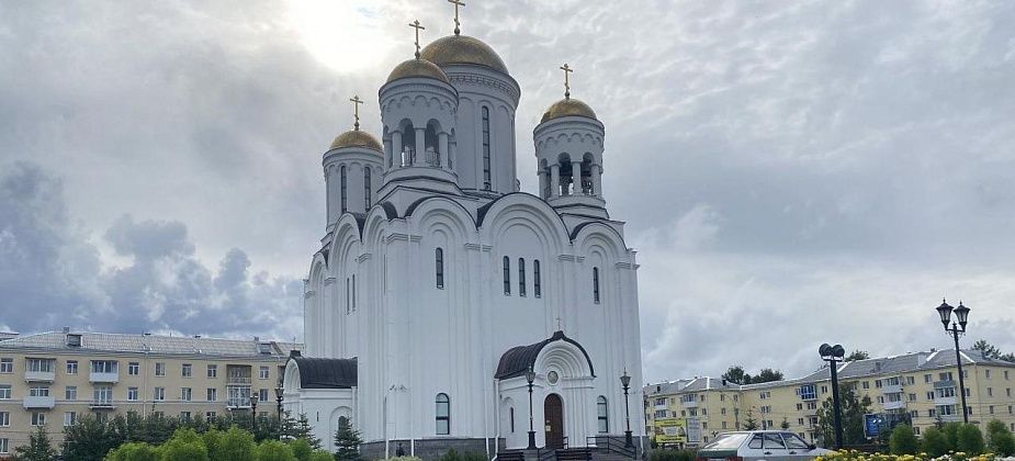 Накануне учебного года в Преображенском соборе отслужат молебен и раздадут детям школьные принадлежности